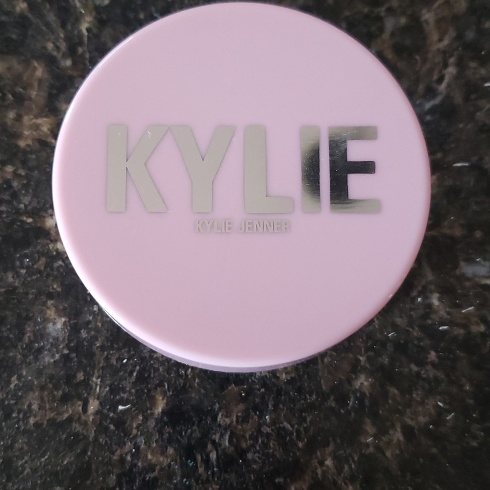 Kylie powder